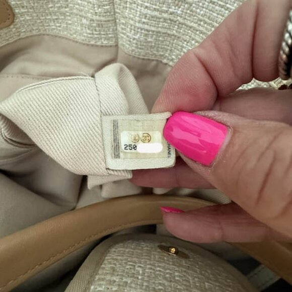 2018 Chanel Boucle Lurex Deauville Medium Tote Bag - Picture 12 of 15